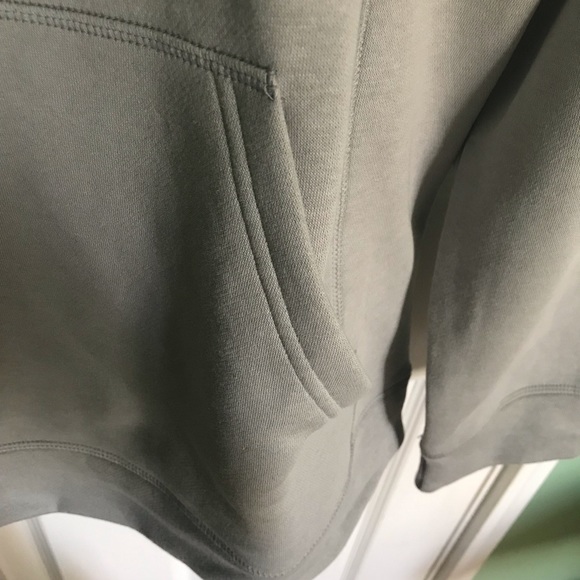 Adidas Gray Hoodie with two pockets brand new - Picture 4 of 6
